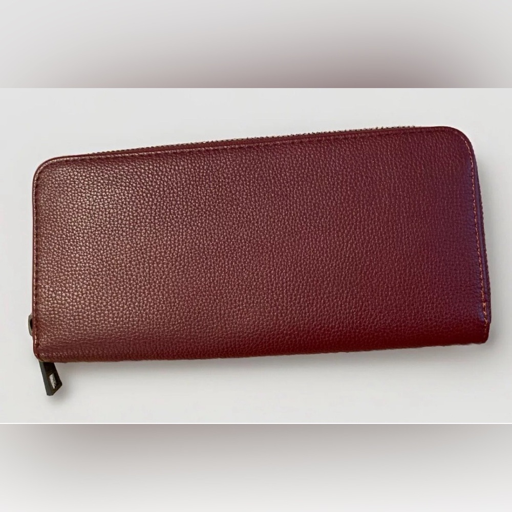 Women’s Burgundy Zipper Around Wallet Clutch Gun Metal Color Hardware Preowned